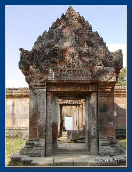 Phra Wihan 2d level 20031215 -18